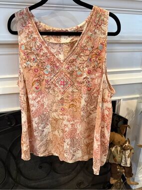 ANDREE BY UNIT Pink Embroidered V-Neck Paisley Camisole